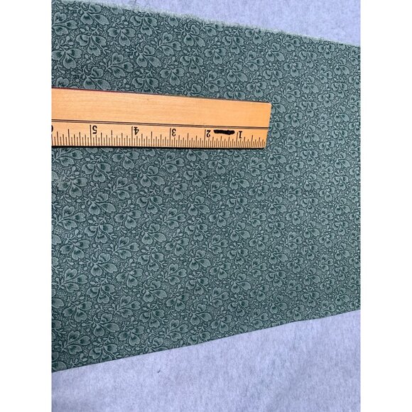 Floral Green Cotton Fabric Fat Quarter 18x21" Quilting Sewing Craft Supplies - Picture 2 of 9